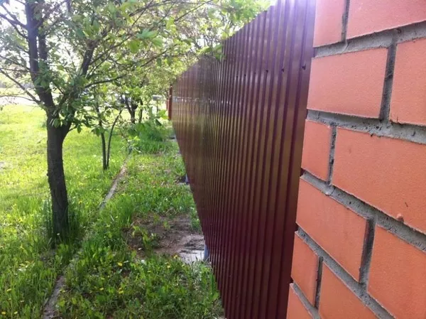 Забор из металлопрофиля 1, 7 метра 2