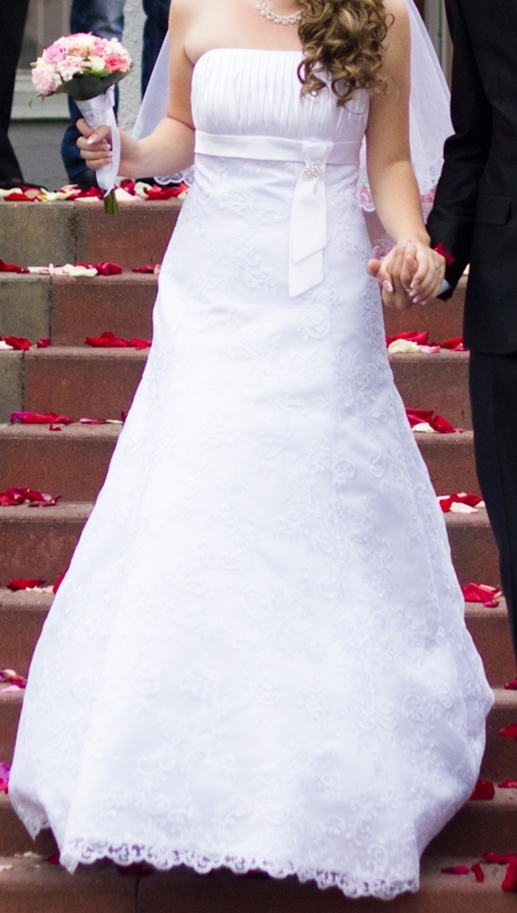 Свадебное кружевное платье с болеро